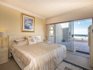 3 Bed Apartment in Constantia Kloof