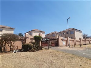 2 Bed Townhouse in Witpoortjie