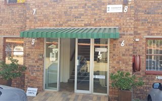 104 m² Commercial space in Fairland