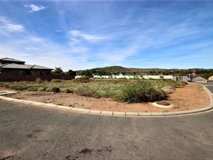 1041 m² Land available in Oudtshoorn