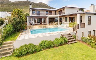 5 Bedroom House in Noordhoek