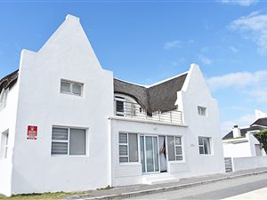 4 Bed House in Arniston