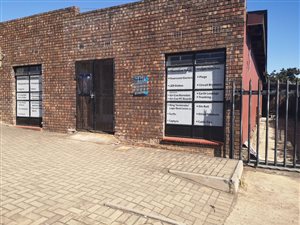 268 m² Commercial space in White River Central