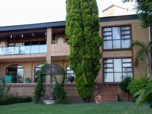 11 Bedroom House in Heatherdale AH