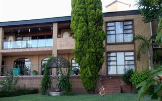 11 Bedroom House in Heatherdale