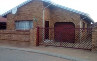3 Bedroom House in Duduza