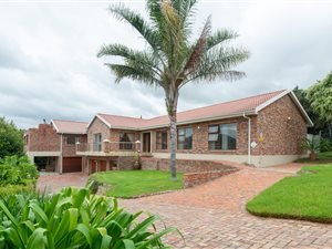 5 Bed House in Denver Park