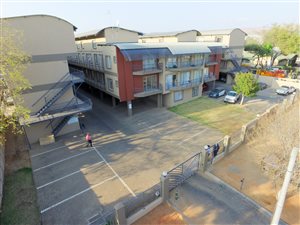 1 Bed Apartment in Rustenburg Cbd