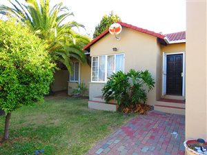 3 Bed House in Bromhof
