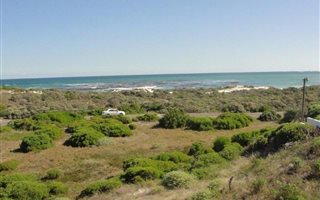 738 m² Land available in Pearly Beach