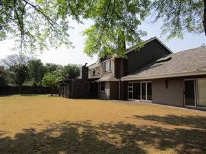 9 Bed House in Three Rivers North