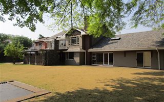 9 Bedroom House in Three Rivers North