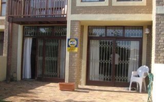 3.5 Bedroom House in Bloubergrant