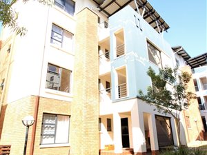 3 Bed Flat in Greenstone Gate