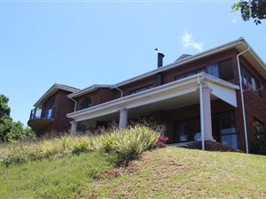6 Bed House in Elysium