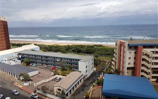 2 Bedroom Apartment in Amanzimtoti