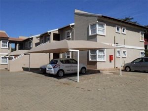 2 Bed Townhouse in Wannenburghoogte