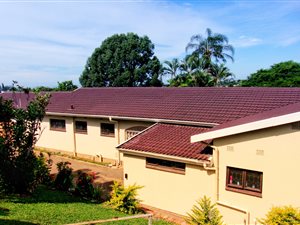 4 Bed House in Padfield Park