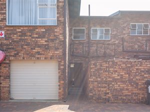 3 Bed Townhouse in Roodekrans