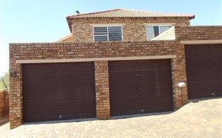 3 Bedroom Townhouse in Allens Nek