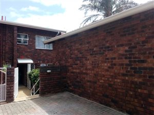 3 Bed Townhouse in Helderkruin
