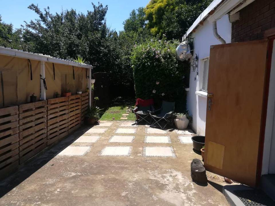 2 Bed Garden Cottage To Rent In Edenvale Rr2550466 Private