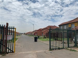 2 Bed Townhouse in Vanderbijlpark CE3