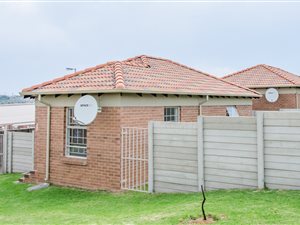 3 Bed House in Thatch Hill Estate