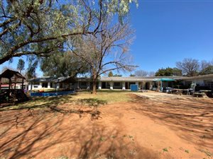 1100 m² Commercial space in Weltevreden Park