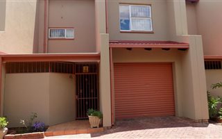 3 Bedroom Duplex in Dorandia