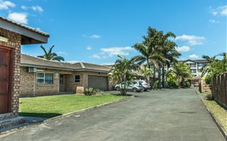 3 Bedroom Apartment in Arboretum