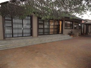 4 Bed House in Hazeldene
