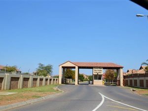 2 Bed Apartment in Paramount Estate