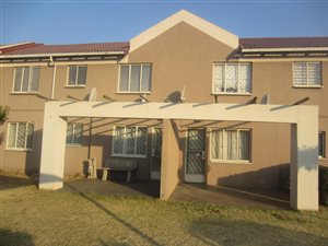 2 Bed Townhouse in Whitney Gardens