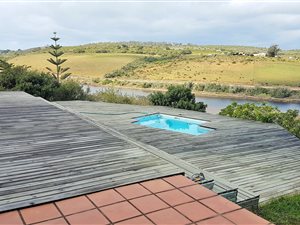 3 Bed House in Stilbaai