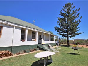 8.7 ha Smallholding in Oudtshoorn