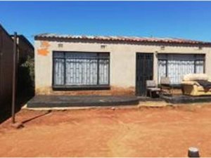 2 Bed House in Tembisa
