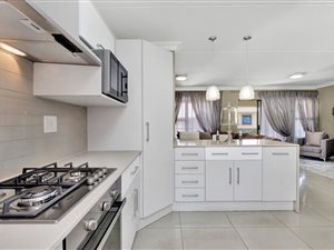 3.5 Bed Townhouse in Allandale