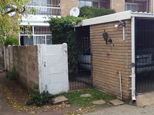 2 Bed Townhouse in Rosettenville