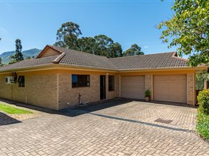 3 Bed Townhouse in Heather Park