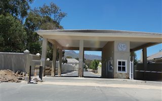 2 Bedroom Townhouse in Suider Paarl