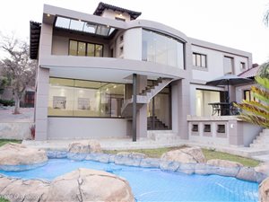 7 Bed House in Val de Grace