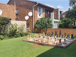 2 Bed Apartment in Ravenswood