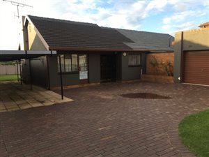 3 Bedroom House in Evans Park