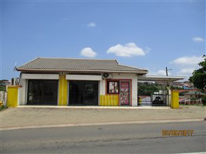 6 Bed House in Caneside