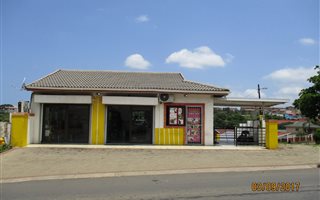 6 Bedroom House in Caneside