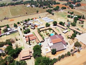 54 Bed House in Ardenwold