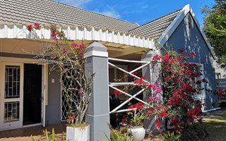 4 Bedroom House in Loerie Park