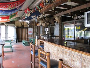 350 m² Commercial space in Rothdene