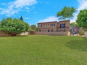 461 m² Land available in North Riding
